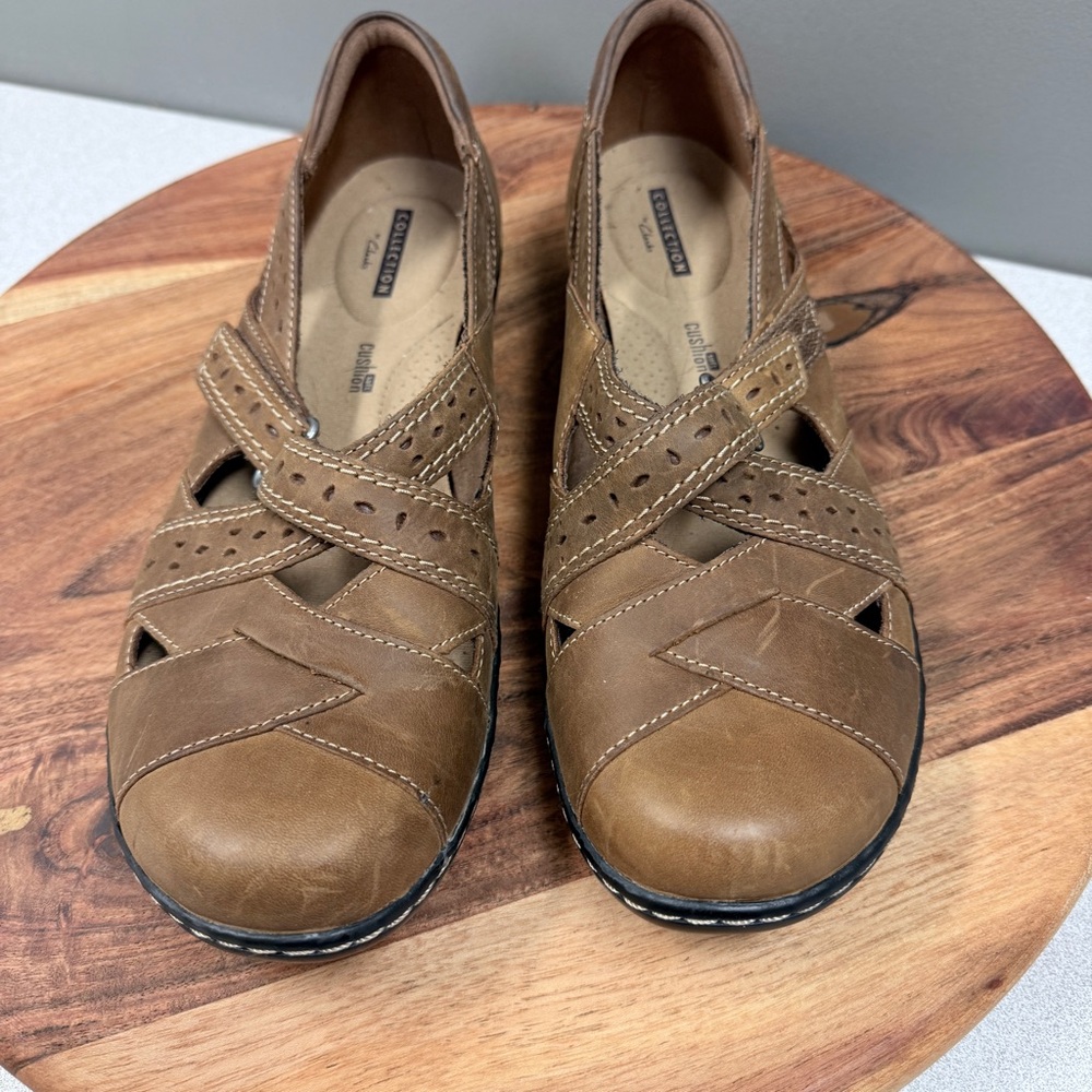 Clarks- Soft‎ Cushion Ashland Spin Q Tan Leather Flats 9.5 sz